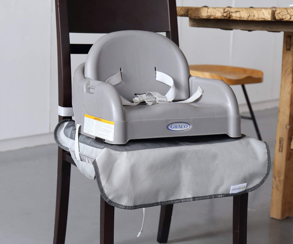 Minne Minnebaby booster chair cover stay-put design reduces wobble during meals.