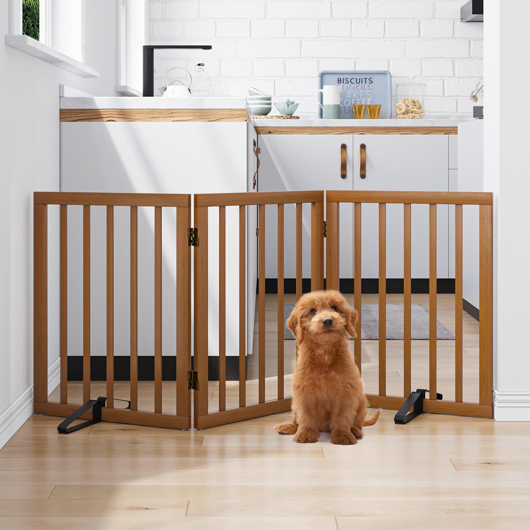 Mino Kesper with two support feet stays steady on wood floors.