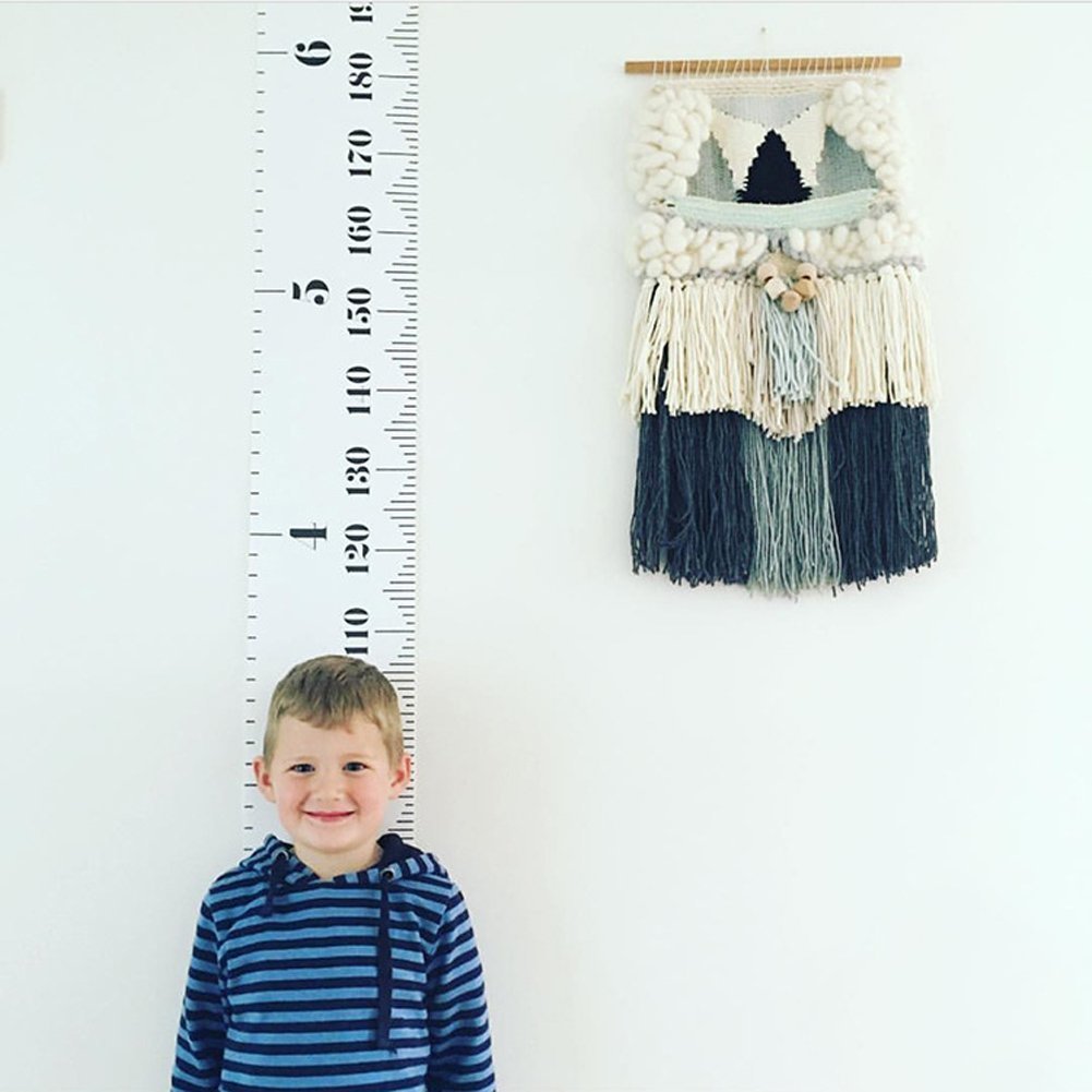 MinoMia marks horizontal lines to record milestones on family memories.