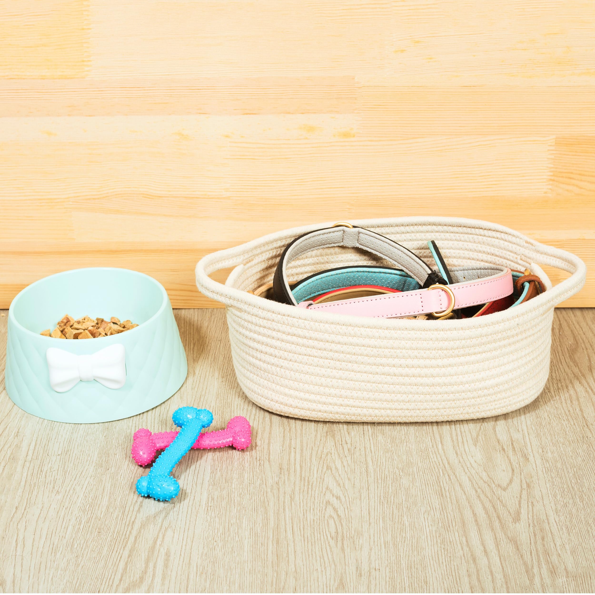 MINTWOOD Design nightstand basket stores keys and small items.