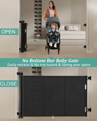 Miumoon double-lock system demonstrates secure opening and closing for kids and pets.