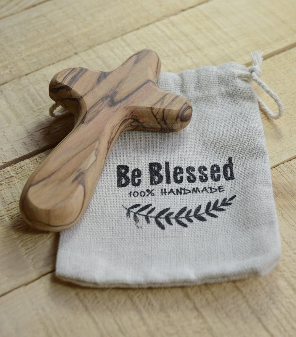 MIZZE ergonomic olive wood cross designed for comfortable prayer sessions
