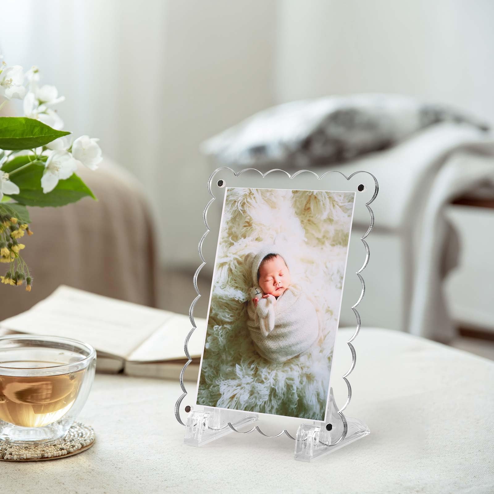 Mlatnod 2-pack ideal for pregnancy announcements and baby showers.