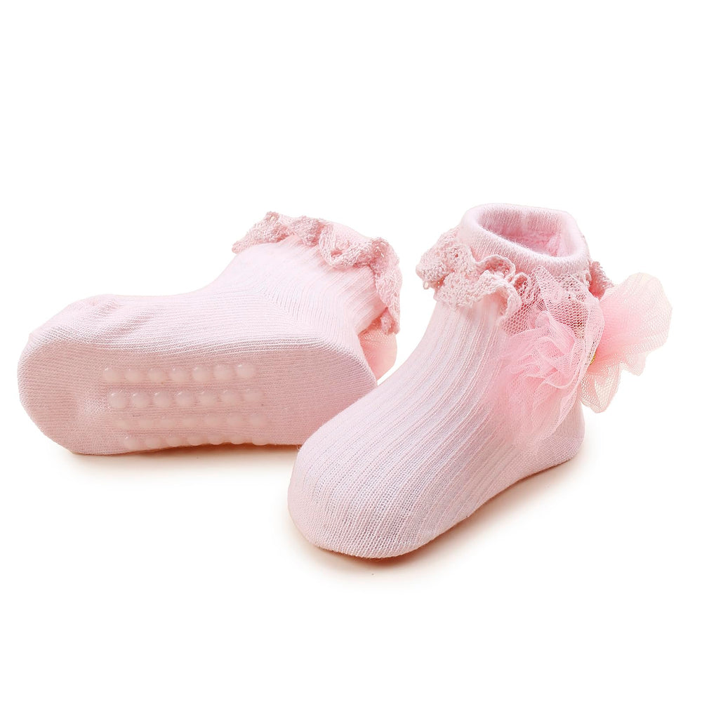 mligril baby photography prop setup shows coordinated accessories for portraits.
