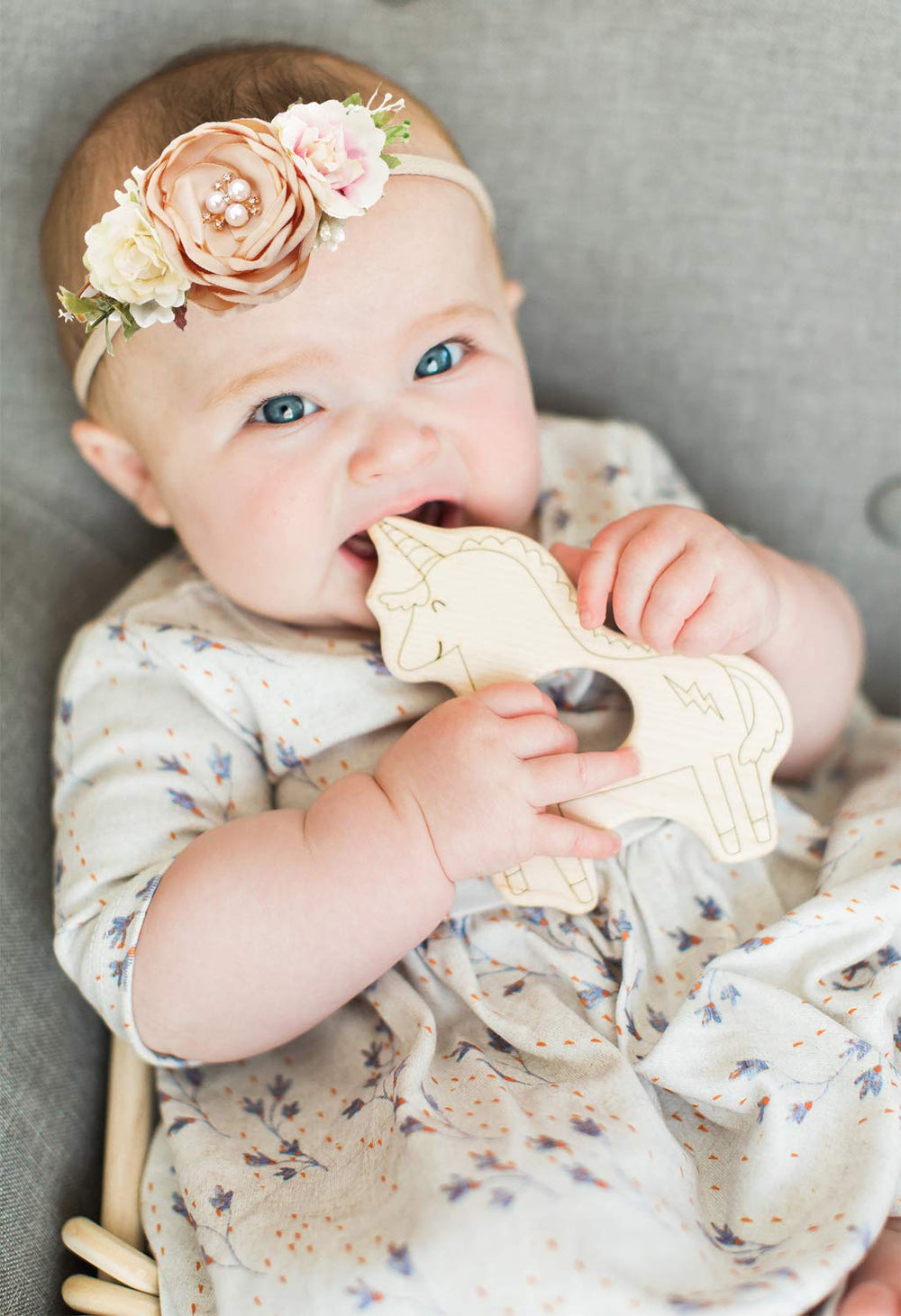 mligril floral headband sky-blue-bloom: keeps style secure without leaving marks.