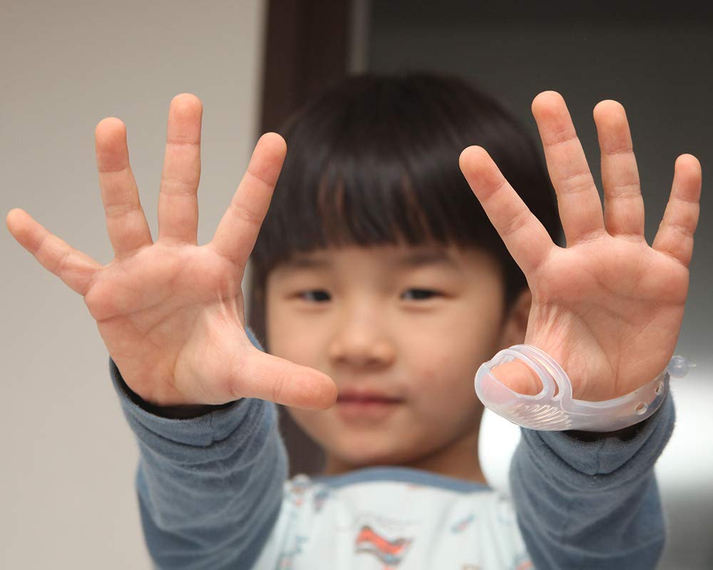 Mobiu CareThumb easy-cleaning bag keeps the kit hygienic.