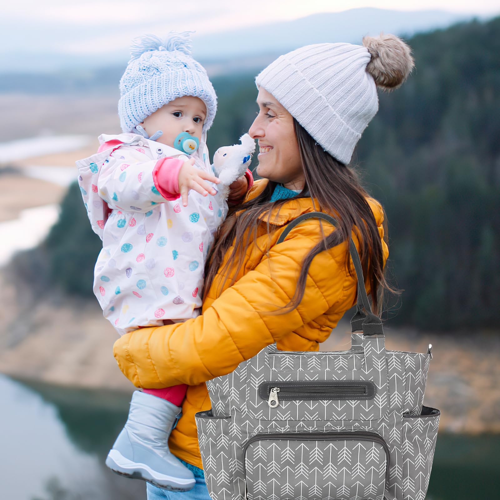 Moclever wide-opening design with smooth zippers speeds item access