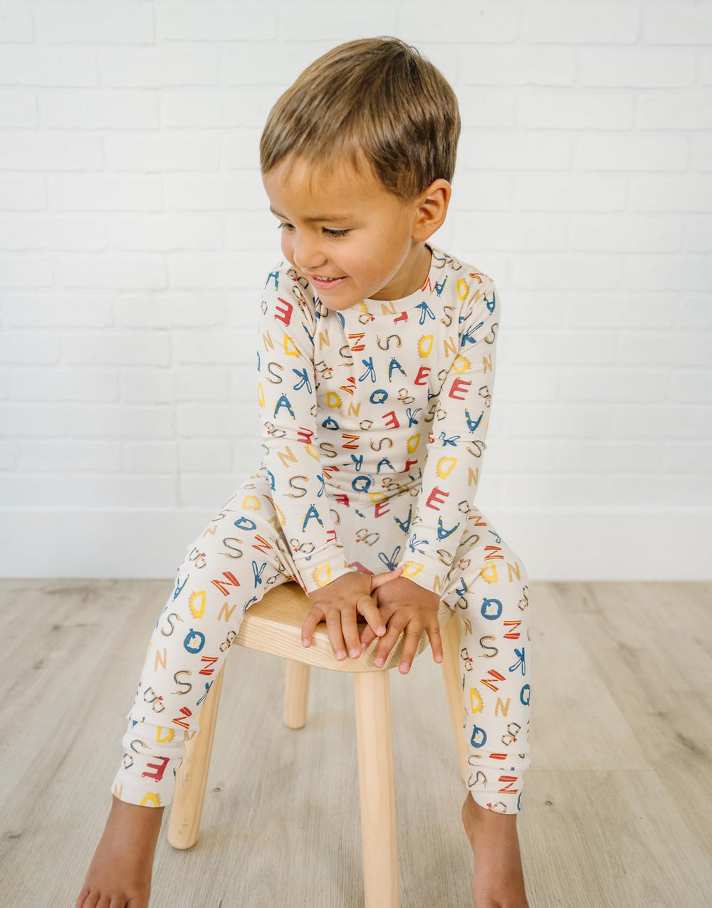 moimoln Alphabet Buddies beige inner-soft lining promises buttery touch