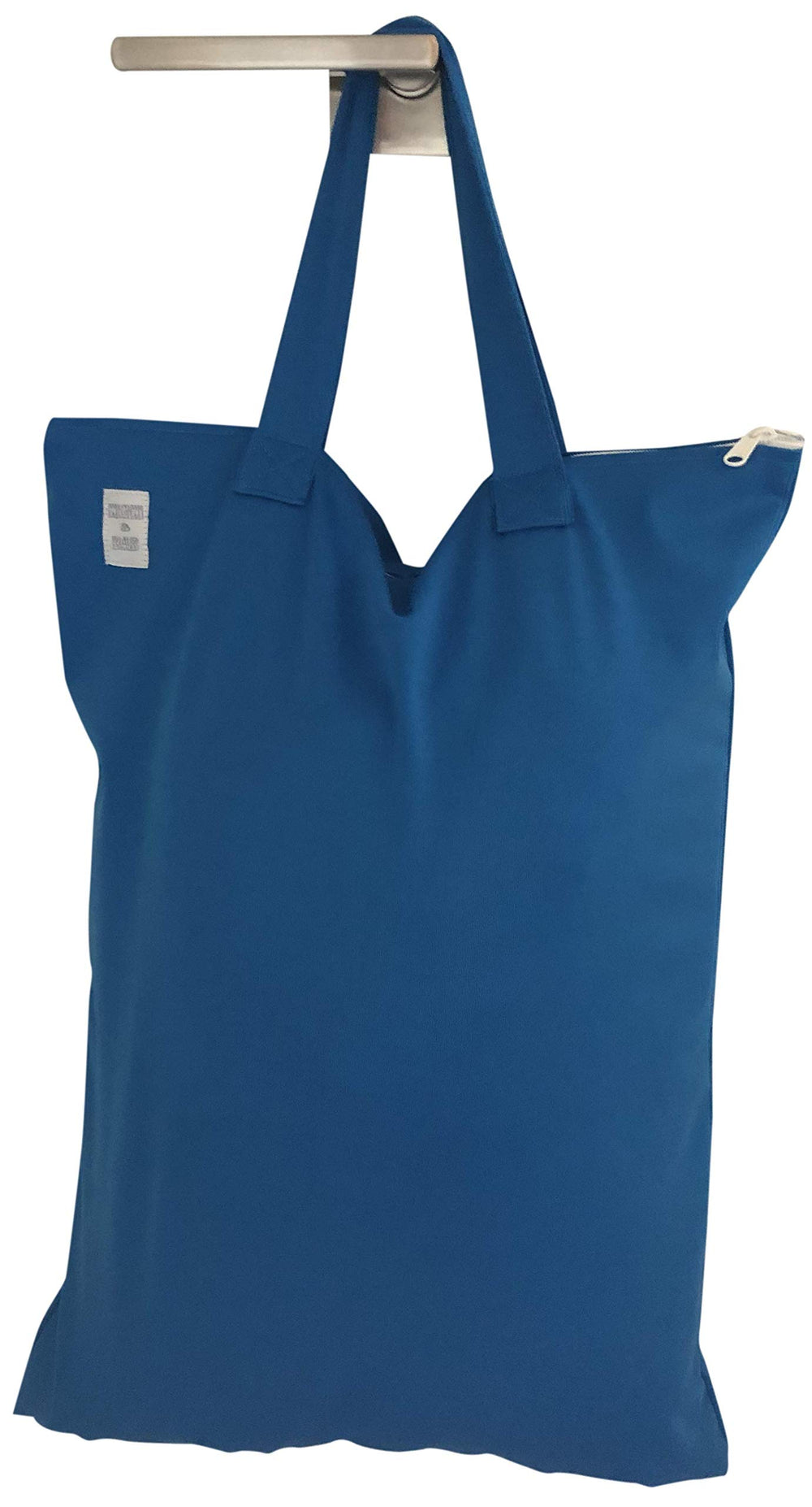 MOM & BAB wet bag supports eco-friendly travel and reduces plastic waste