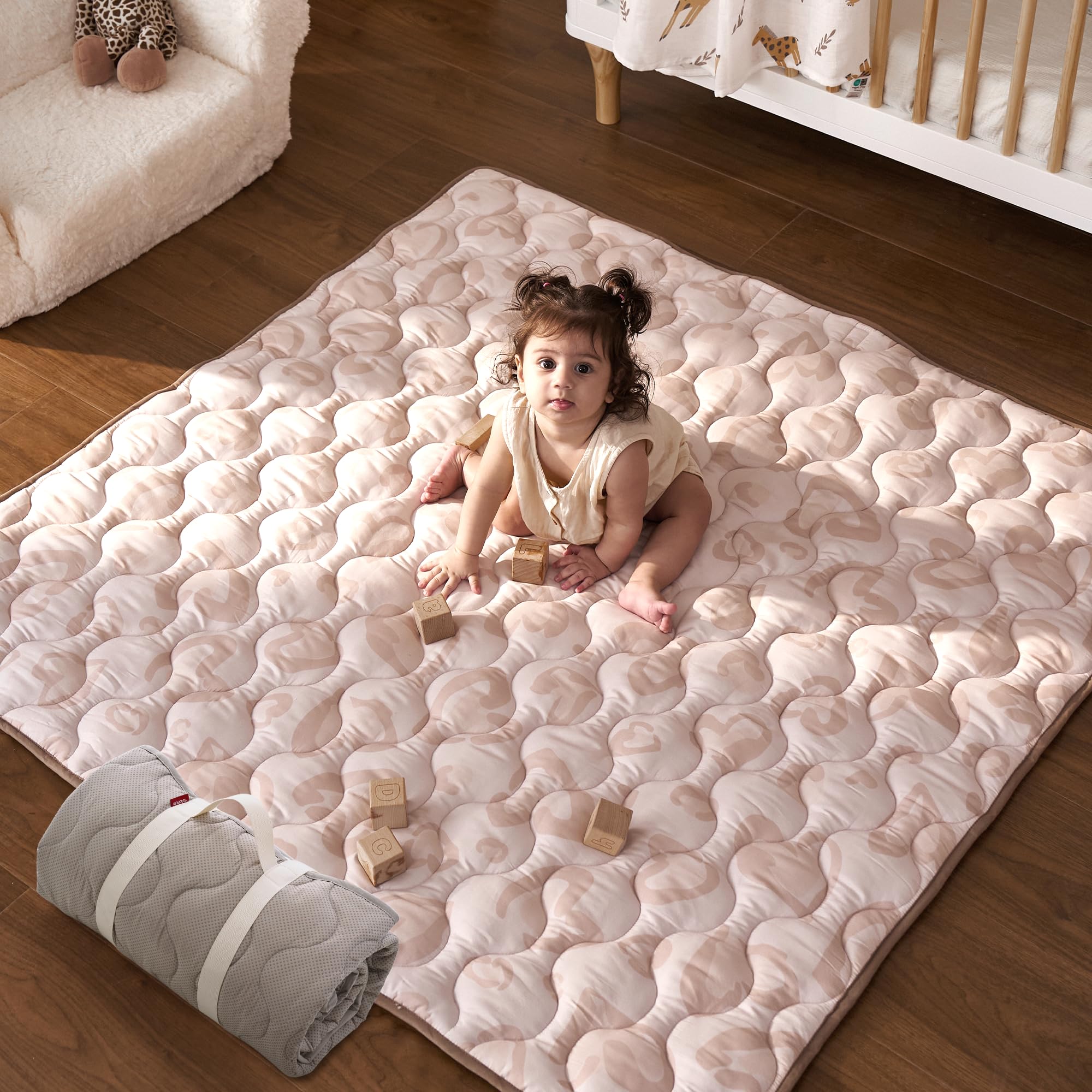 Momcozy baby play mat 50x50 leopard heart safe tummy time area