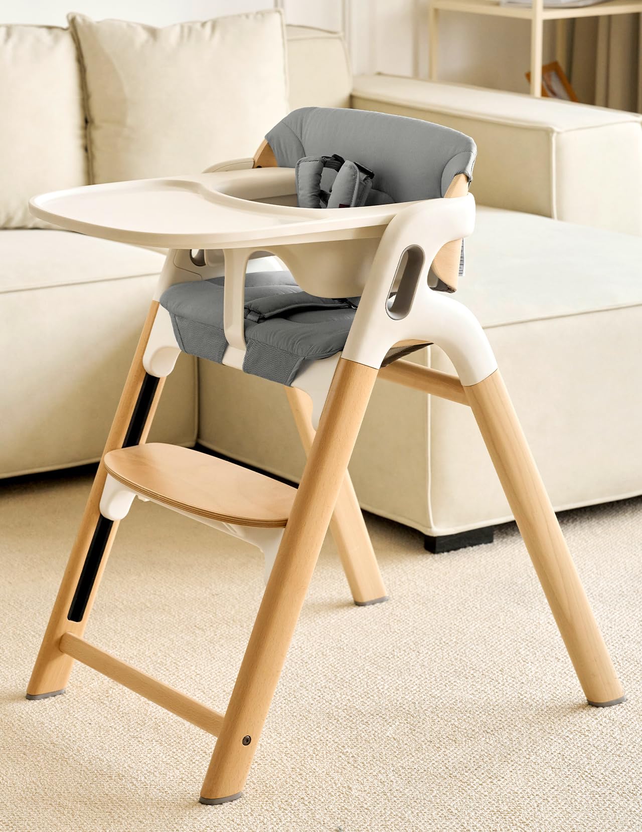 Momcozy cushion stitch detail adds durability and tidy appearance.