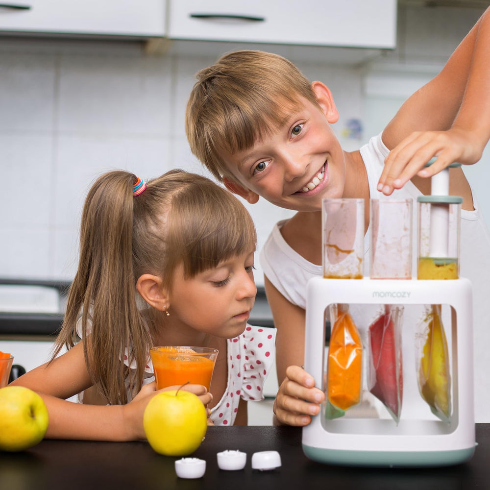 Momcozy Squeeze Station is freezer-safe for storing homemade puree.