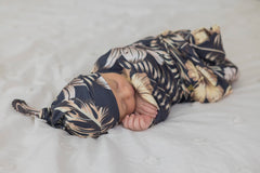 MOMMY O CLOCK delivery robe, lightweight breathable fabric ideal for year-round wear.