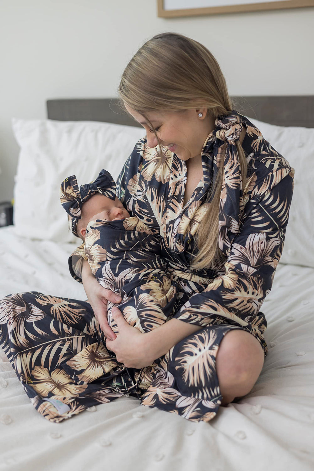 MOMMY O CLOCK hospital-ready set for photo moments.