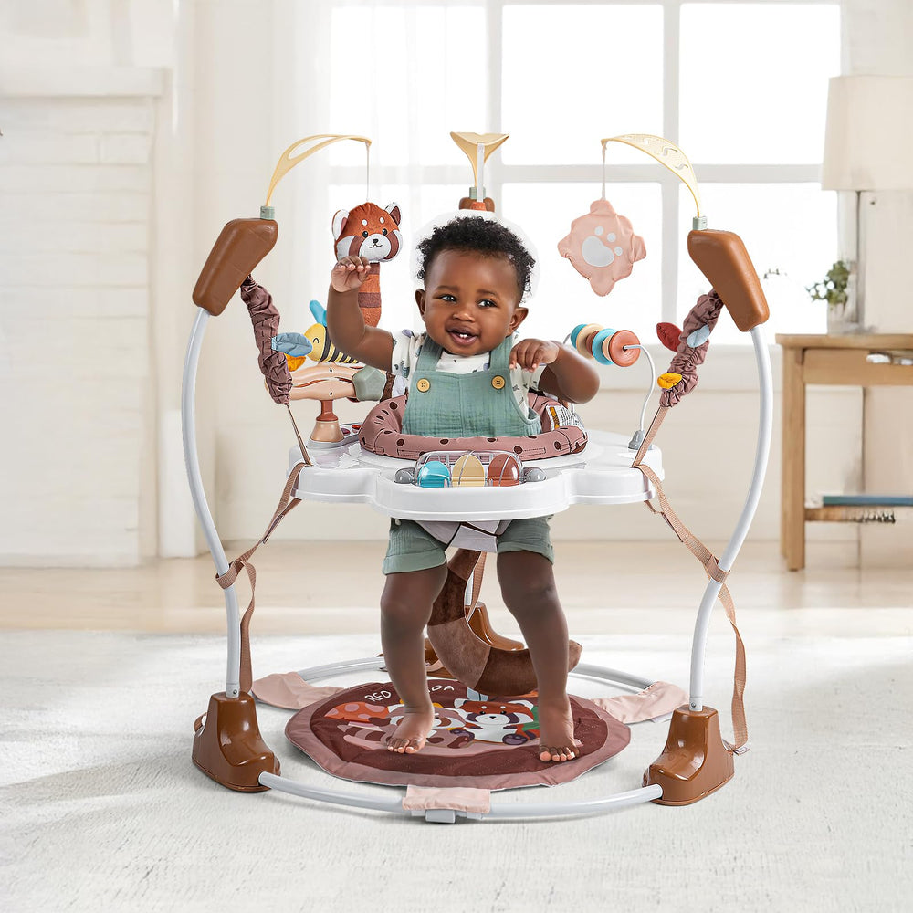 Monniebaby Red Panda height-adjustable seat supports growing babies.