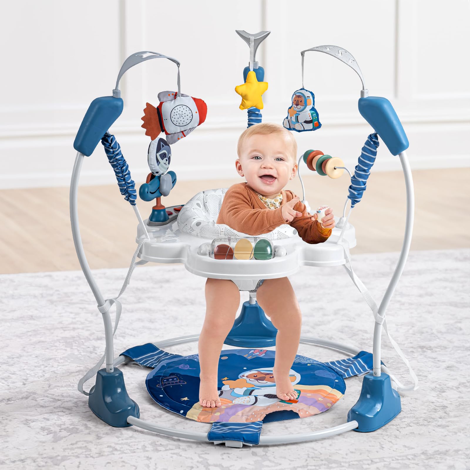 Monniebaby Space Tiger center with 360° rotating seat offers full toy access