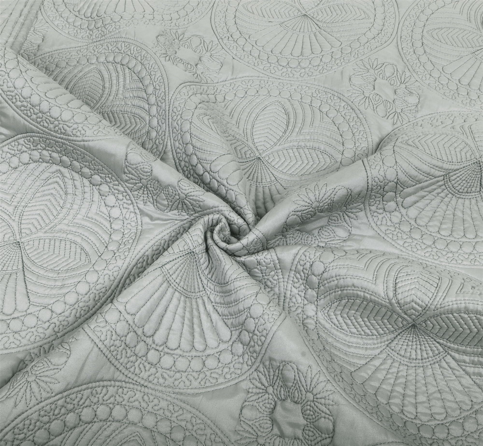 MONOBLANKS baby quilt stroller-cover-lightweight-gray for on‑the‑go comfort.