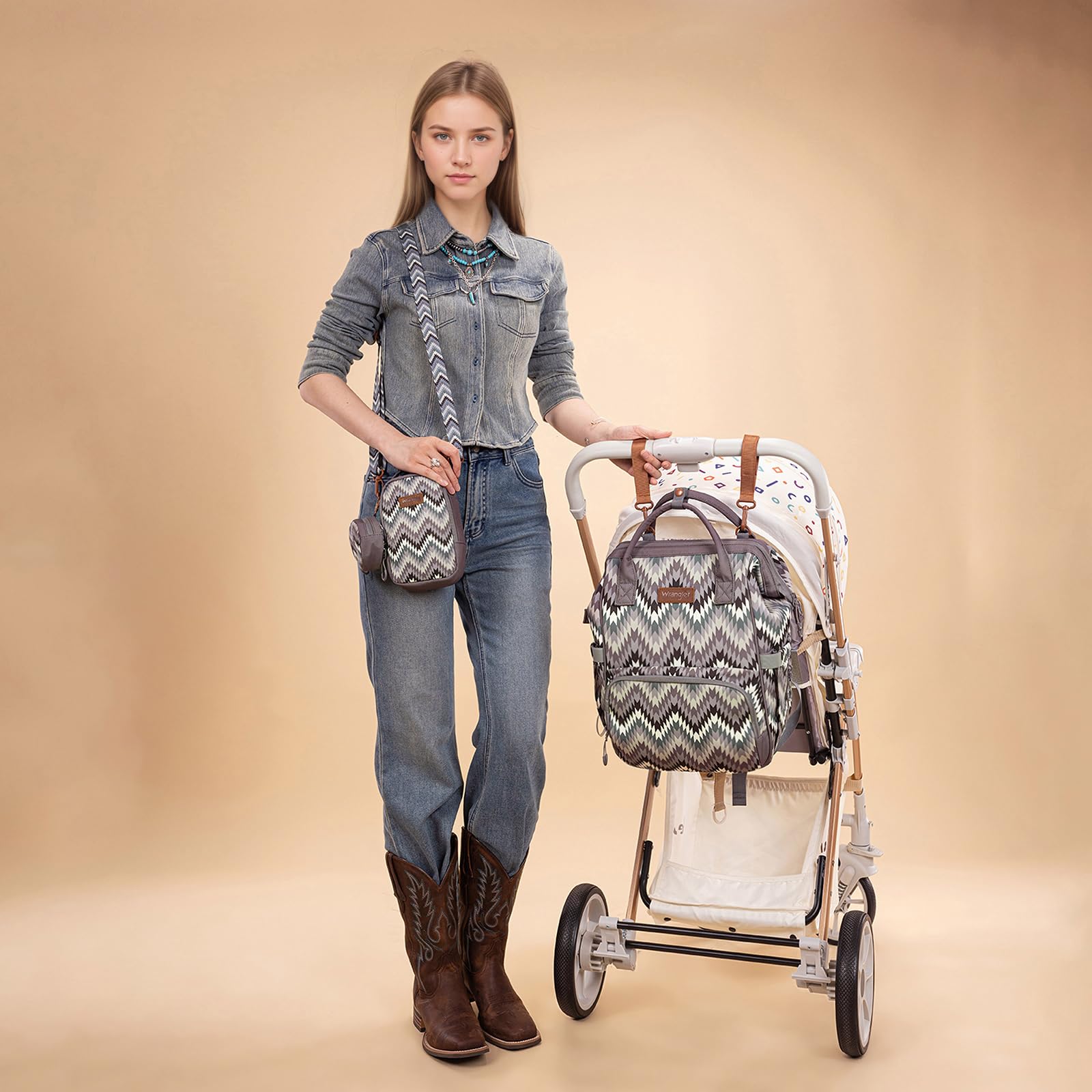 Montana West Wrangler Callie pacifier case keeps essentials within reach.