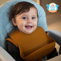 Moonkie adjustable-neckband bib — snug fit for babies and toddlers during meals.