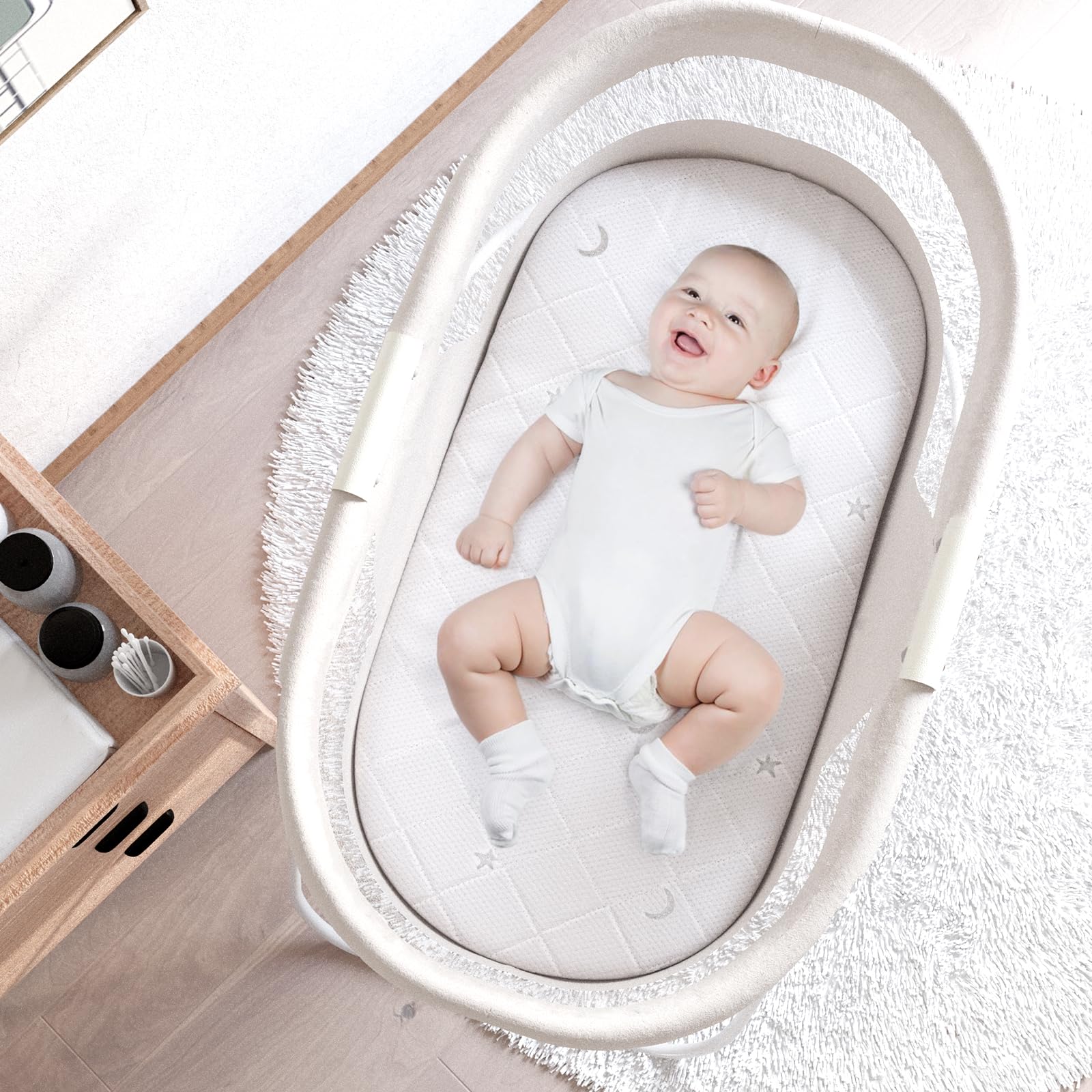 Moonsea bassinet pad cover compatible with Halo bassinet models for easy setup.