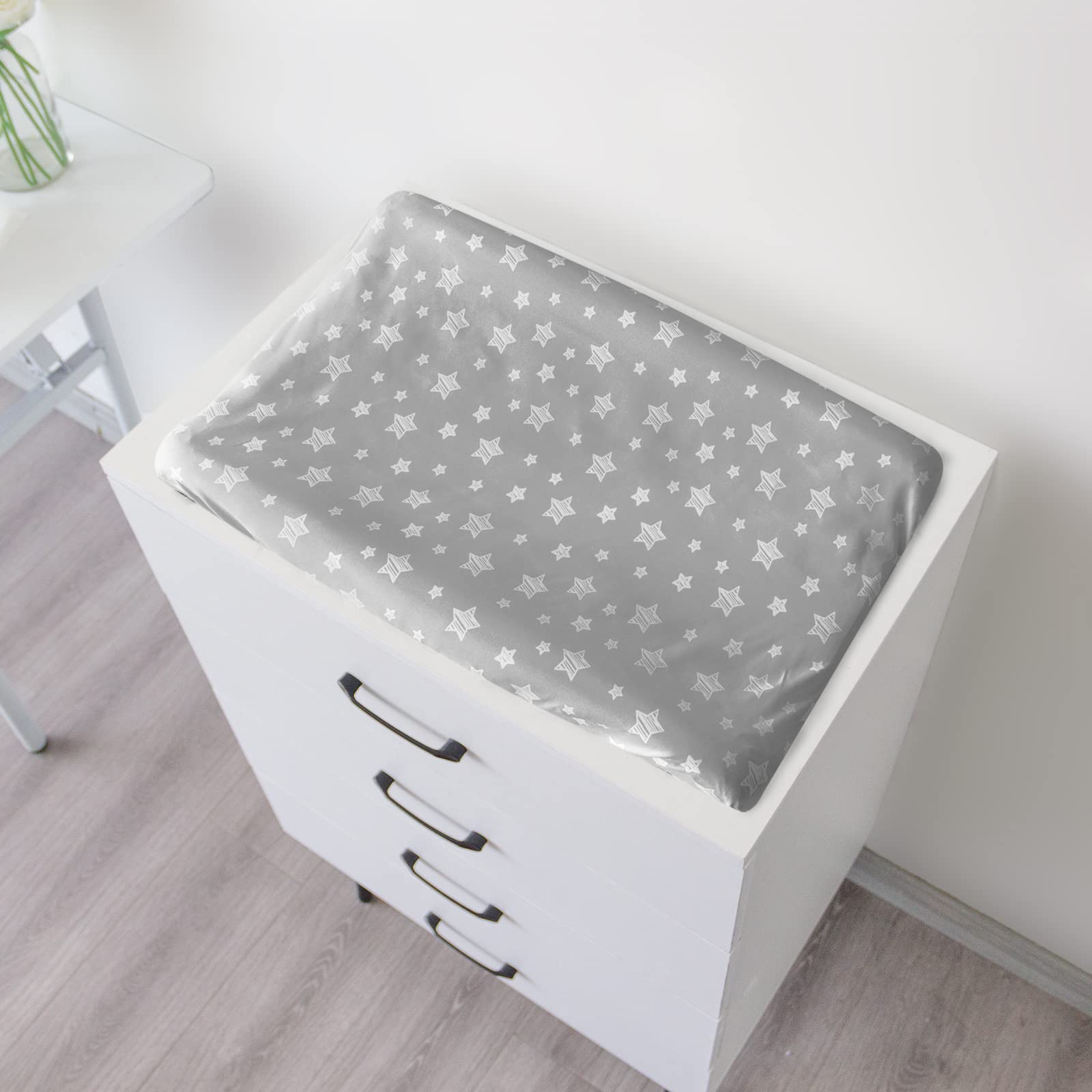 Moonsea cover fits 32x16 contour pads with a secure 5-inch pocket.