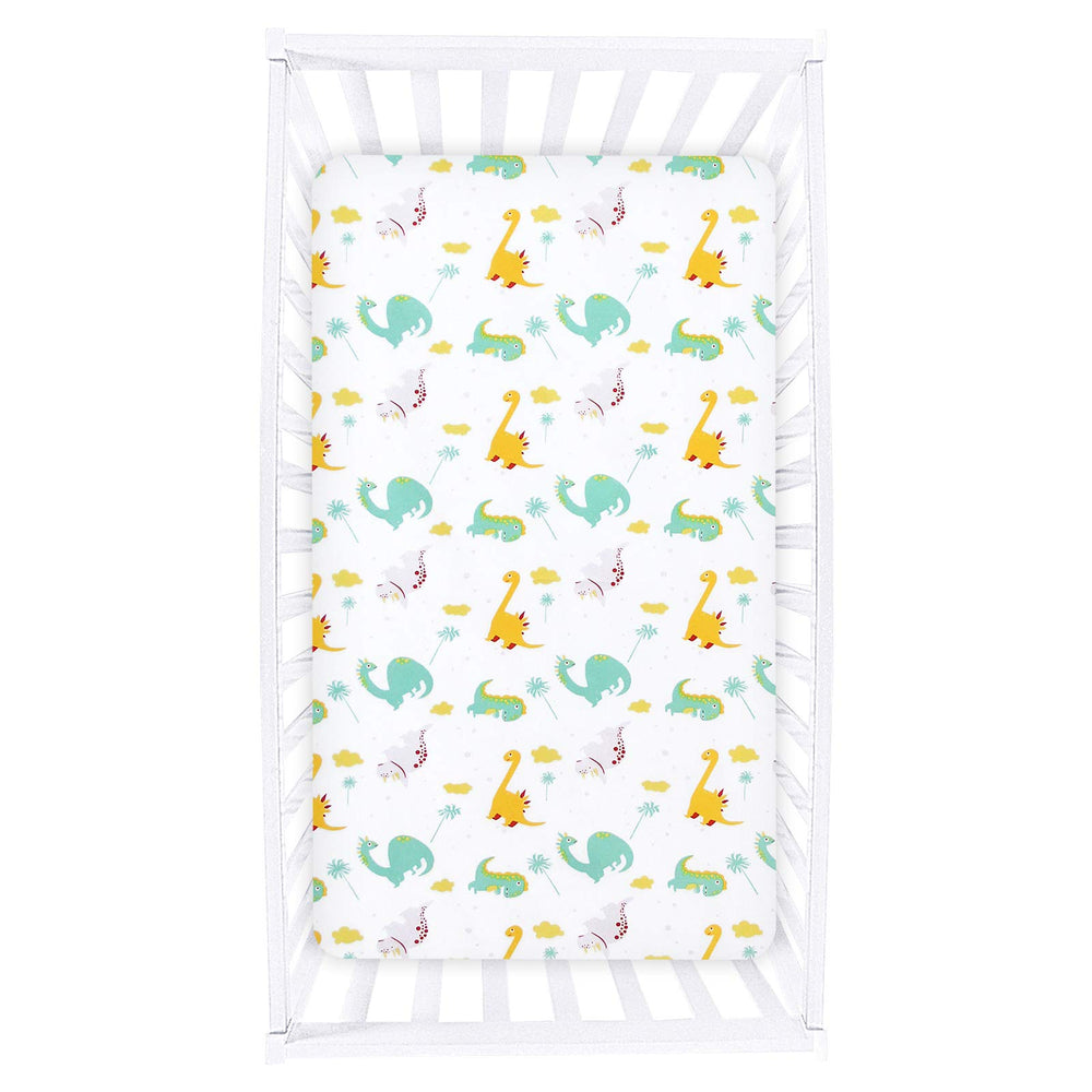 Moonsea elastic band crib sheet demonstrates easy application and stay-put fit.