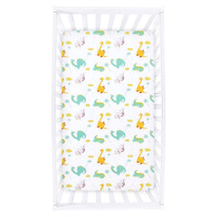 Moonsea elastic band crib sheet demonstrates easy application and stay-put fit.