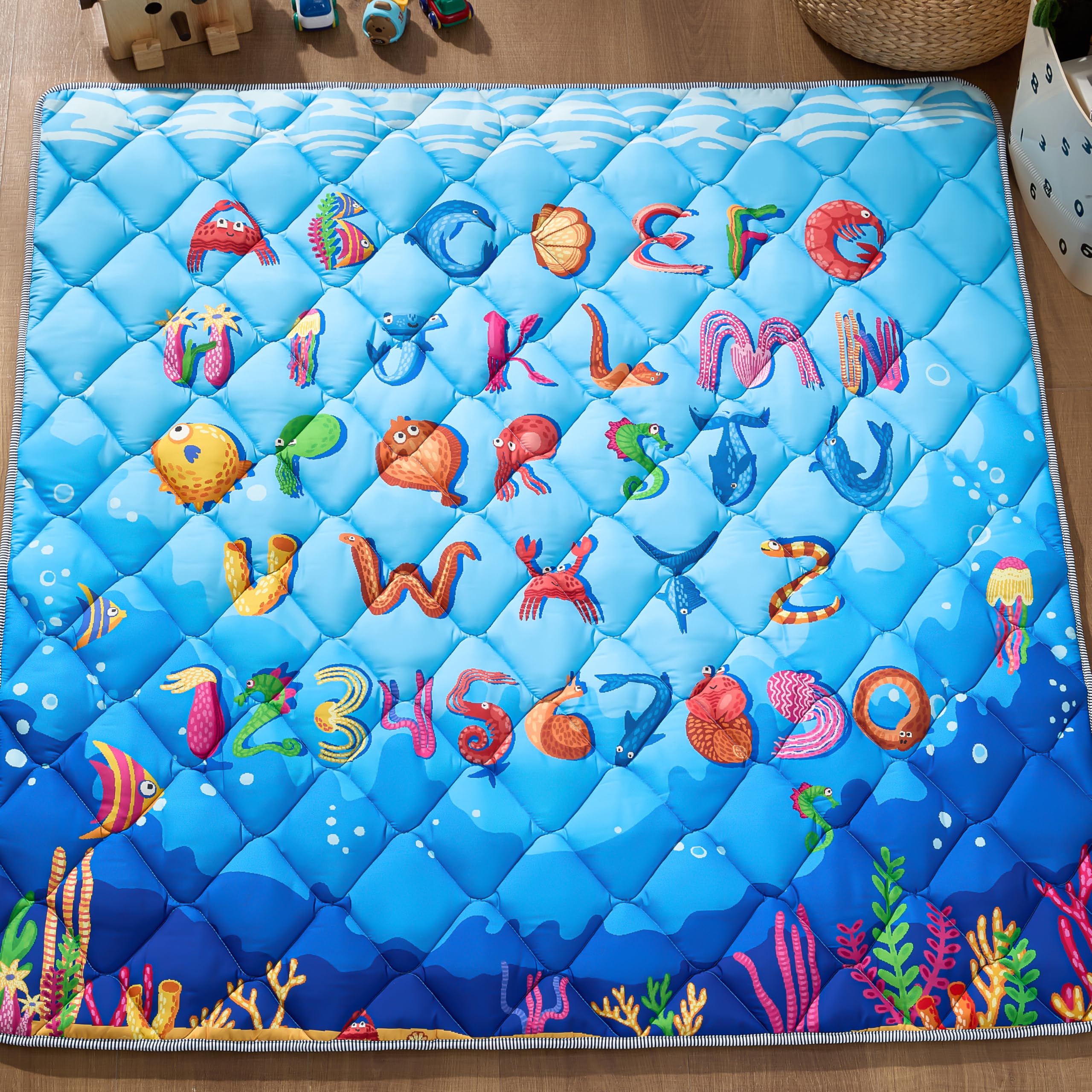 MORAIS Ocean animals close-up on mat enhances sensory exploration.