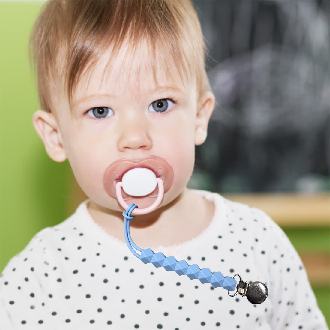 MORIBOX pacifier clip baby-use-daily in action demonstrates easy reaches during soothing routines.