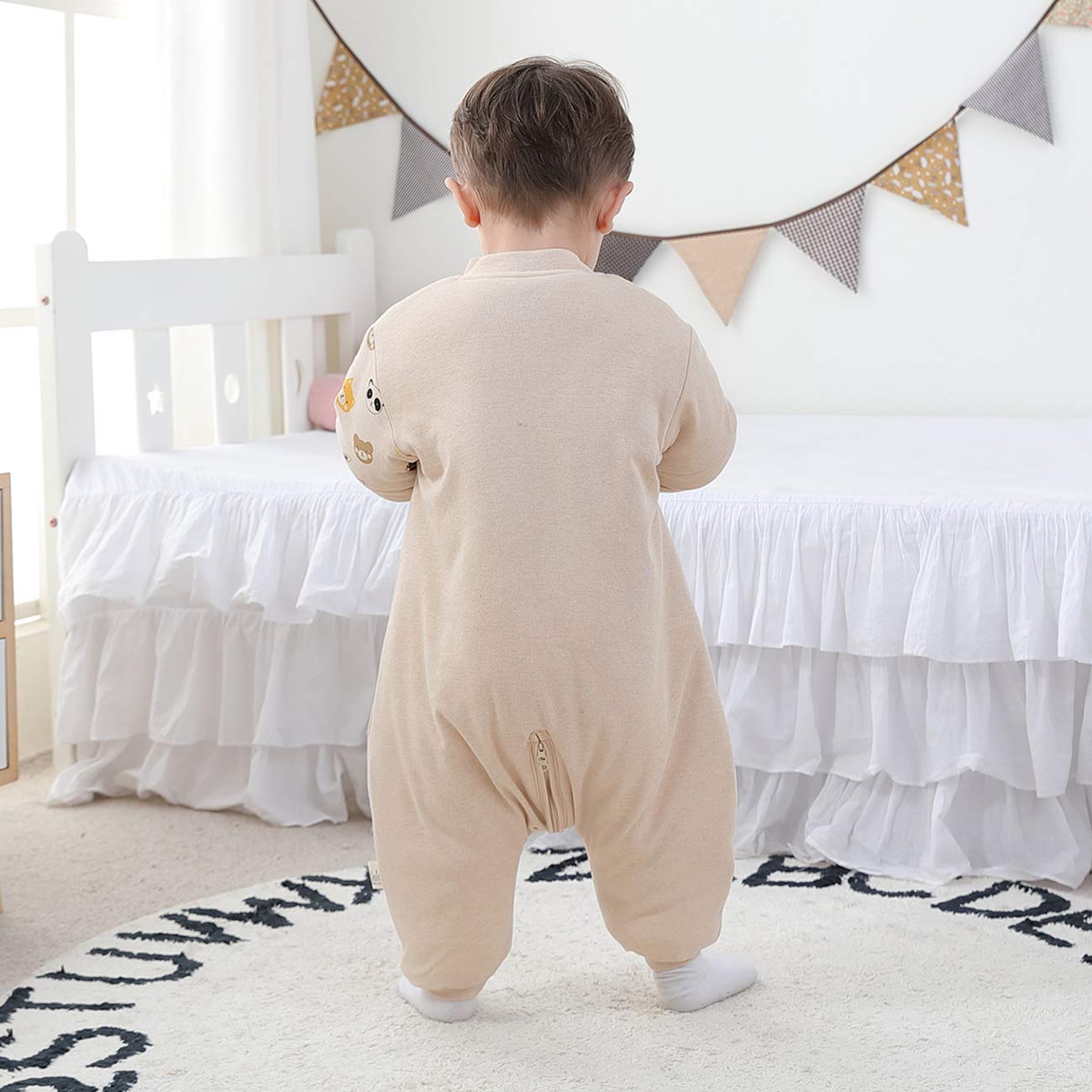 Mosebears 2-way zipper allows easy dressing and diaper changes for convenience.