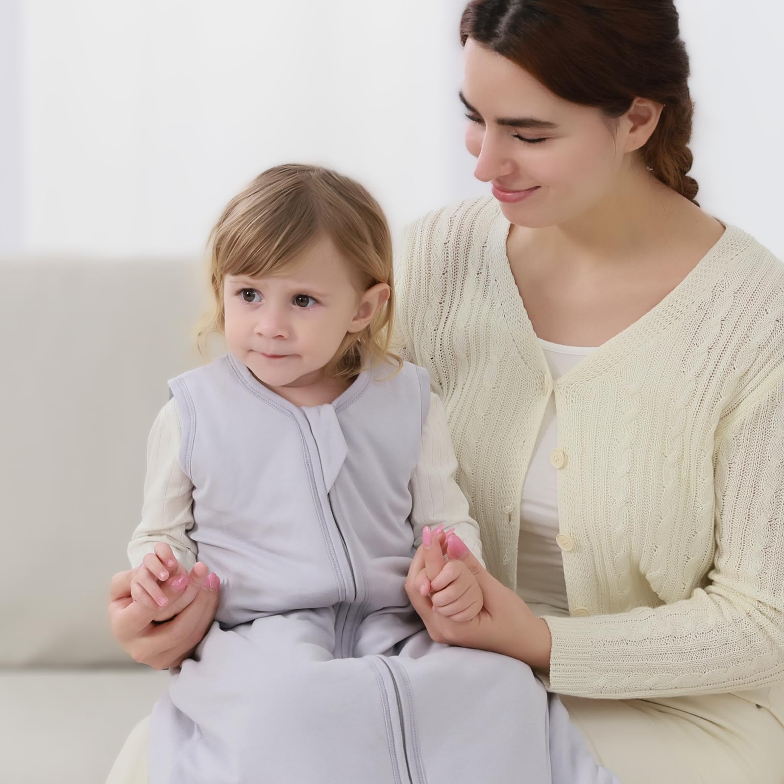 Mosebears Sleep Sack bottom zipper allows quick diaper changes with ease.