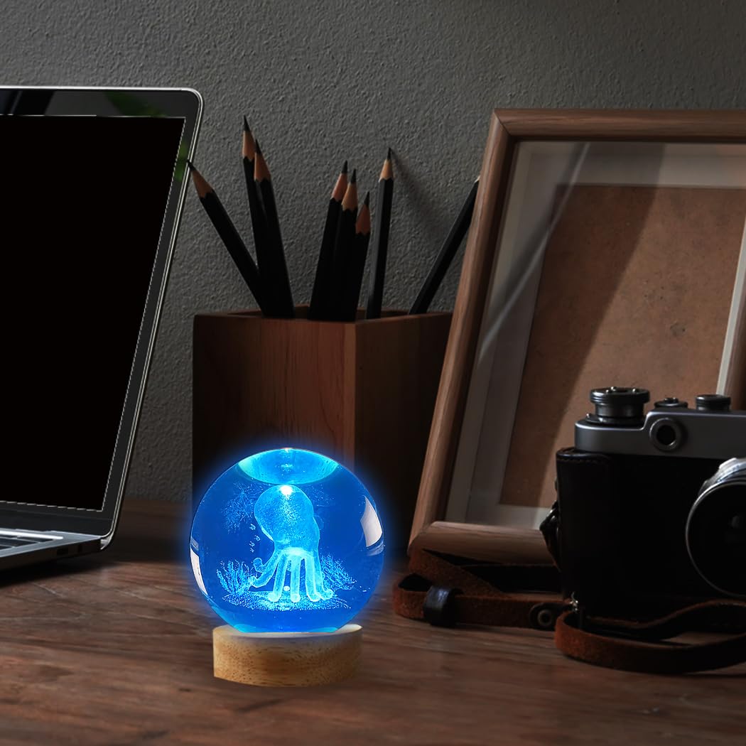 MOSSSH octopus night light USB-powered for convenient use on a desk.