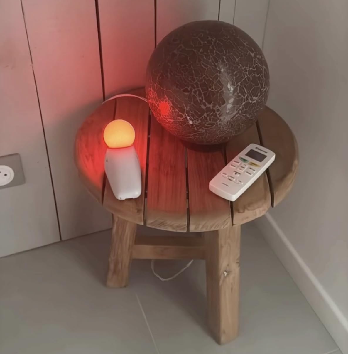 Motorola Nursery S1 sleep sounds selection highlights 10 soothing options for baby relaxation.