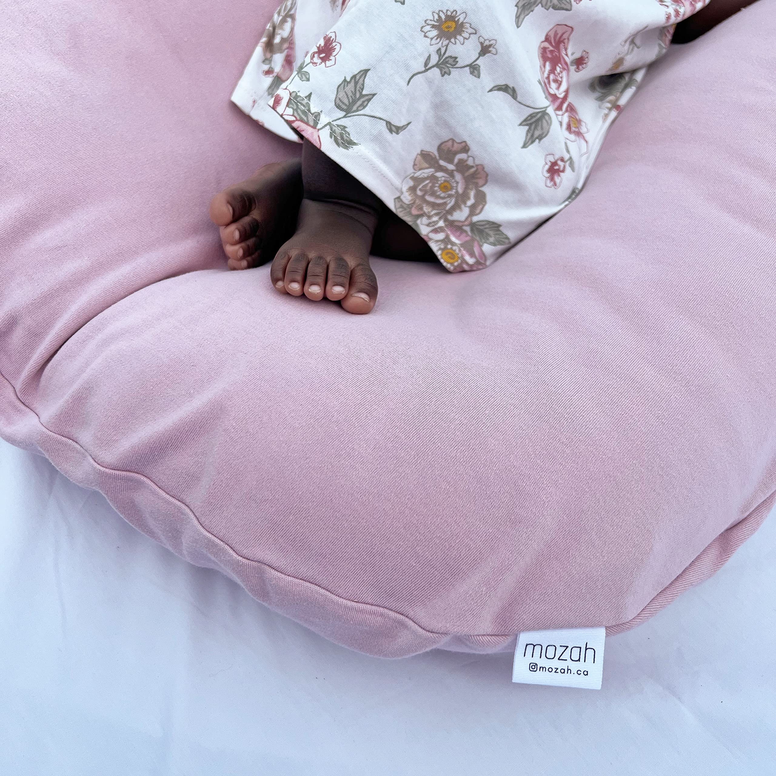 MOZAH slipcover with no zipper prioritizes baby safety and comfy lounging.