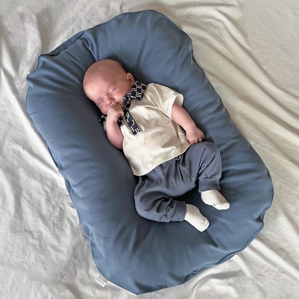 MOZAH slipcover with no zipper emphasizes safety and easy cleaning