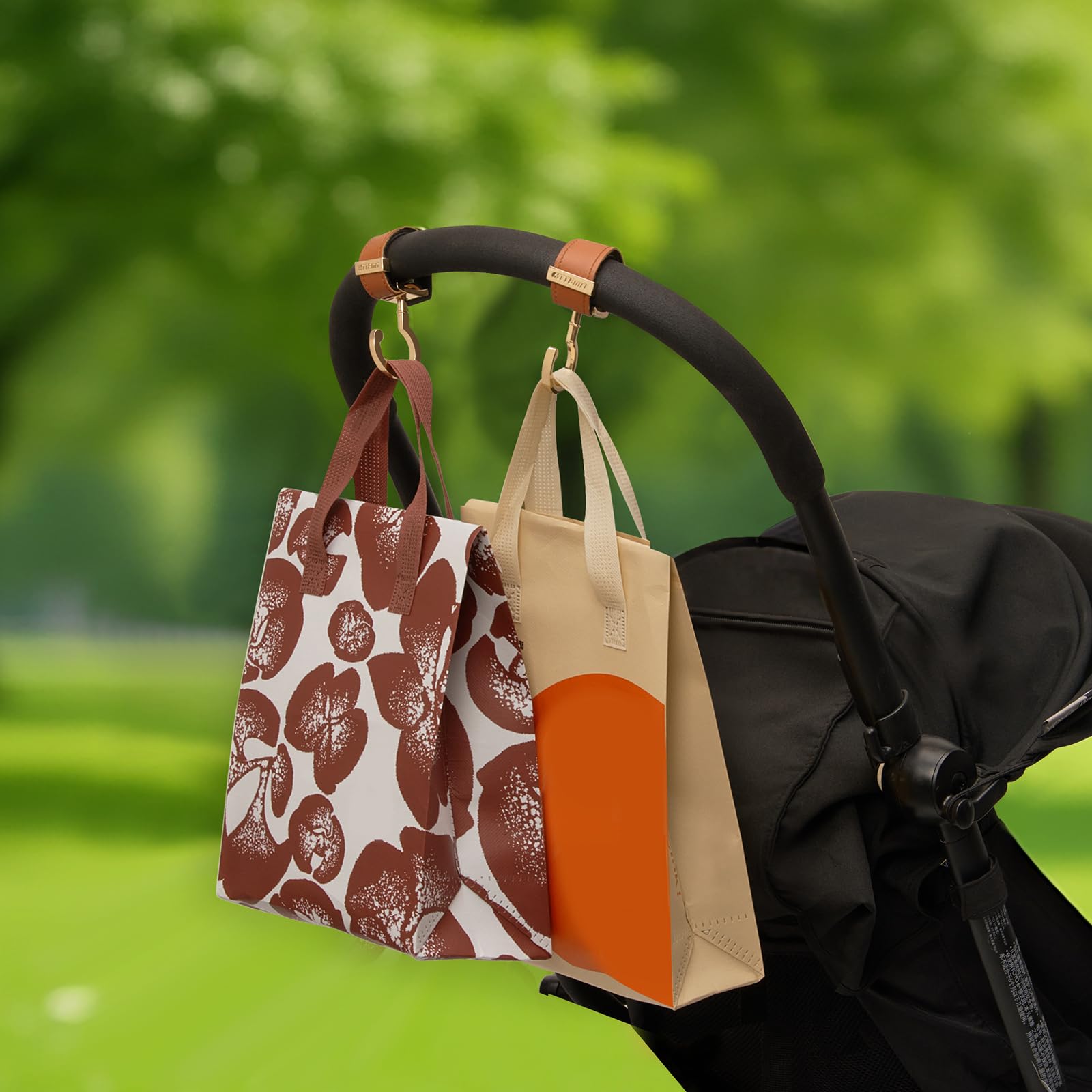 MTTBmrt stroller hooks one-handed installation for quick on-the-go use.