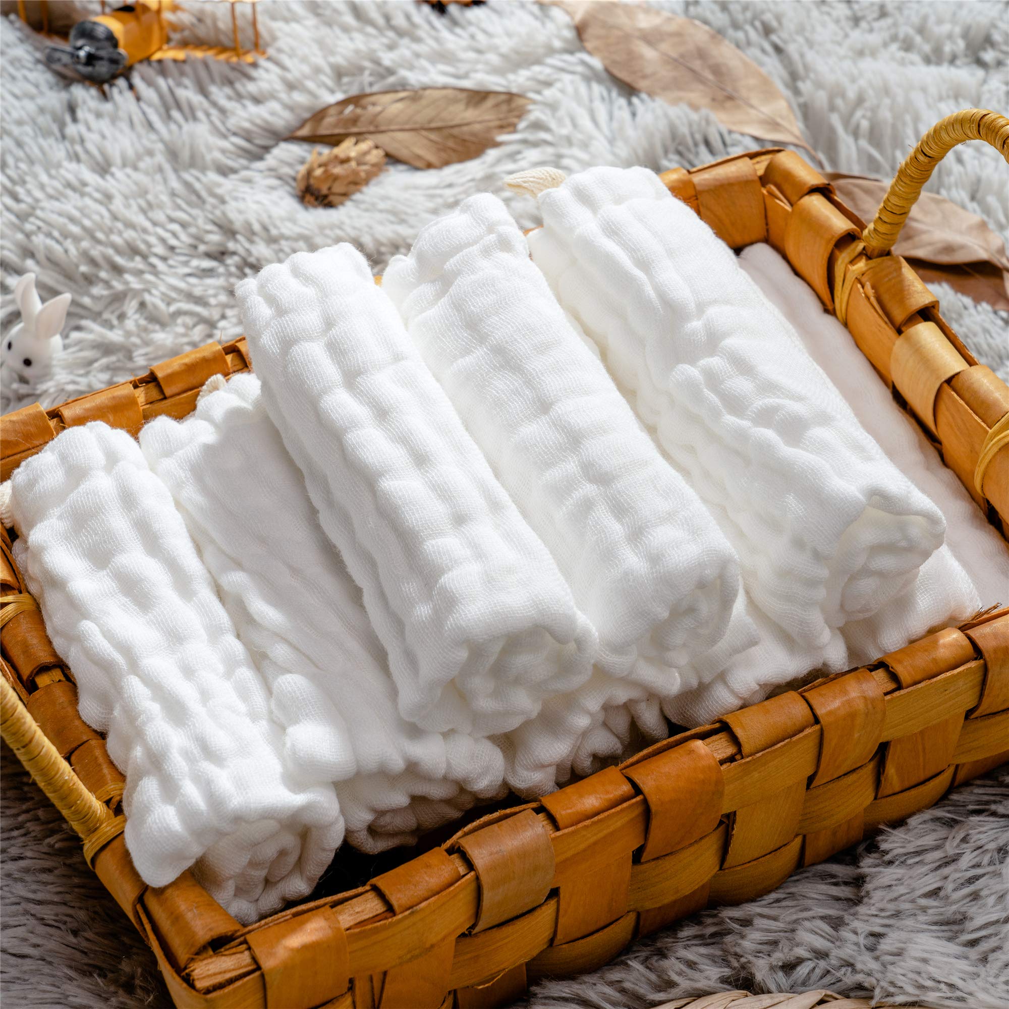 MUKIN washcloths organic cotton texture for gentle bath time.