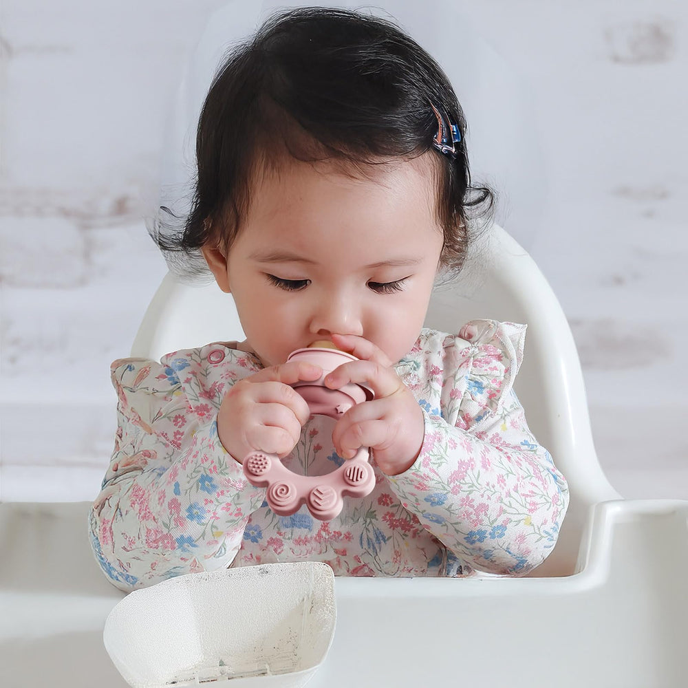 Mukylar dishwasher-safe and easy-clean feeder setup shown for convenient hygiene