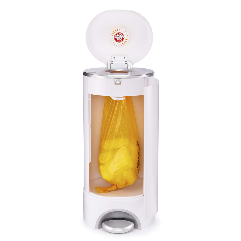 Munchkin Arm & Hammer fits all Munchkin pails for easy replacement.