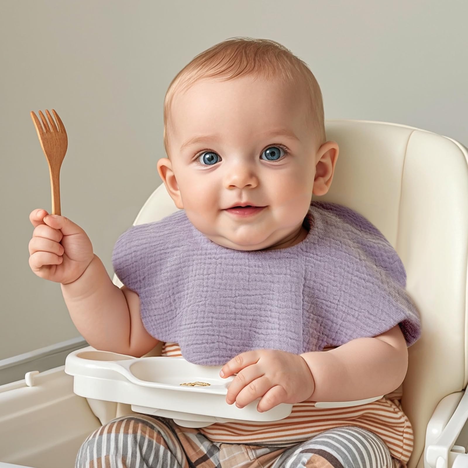 MUSBUY four-layer muslin bibs emphasize extra absorbency while remaining gentle on skin.