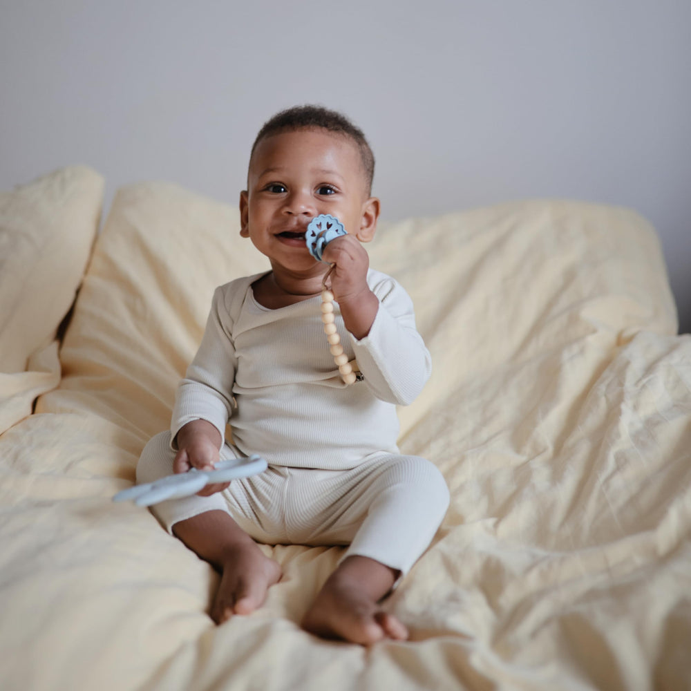 Mushie Hera pacifier clip easy to clean with hand washing and air drying