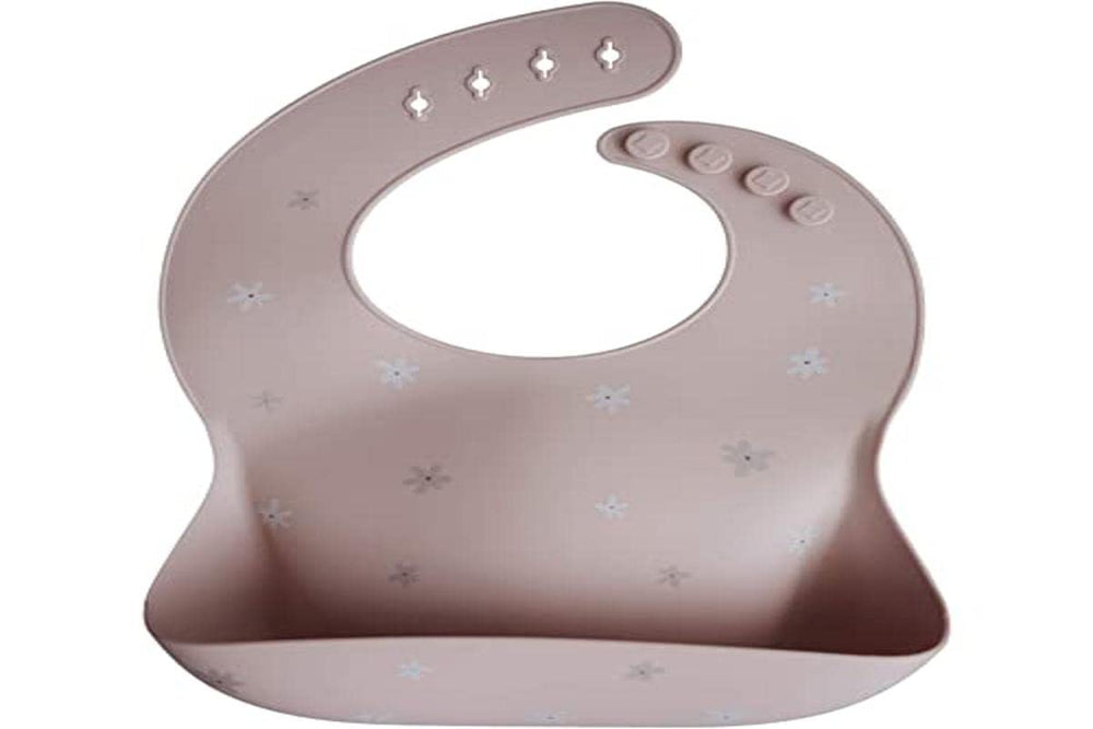 Mushie Daisy bib is easy to wipe clean and quick-dry.