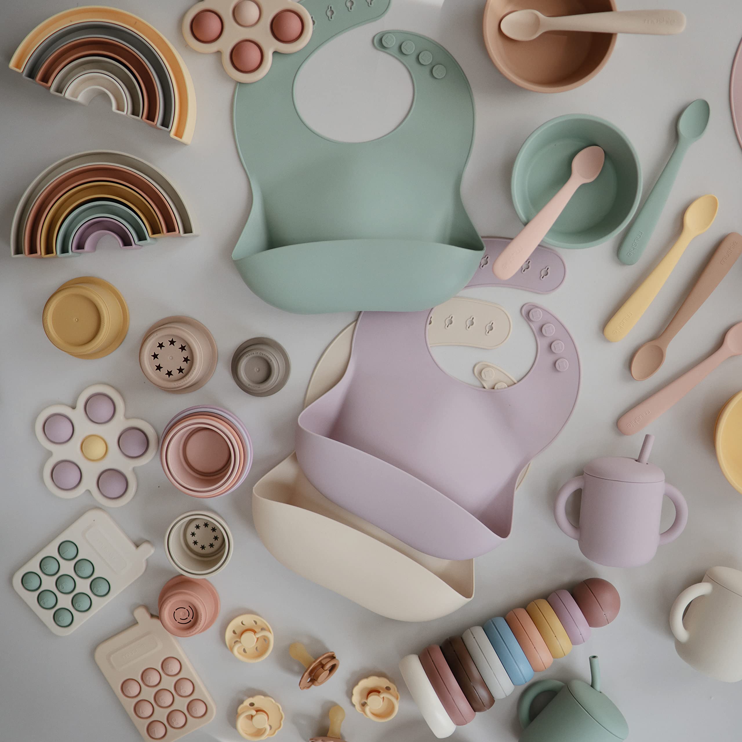 Mushie easy-clean silicone spoons simplify after-meal washing.