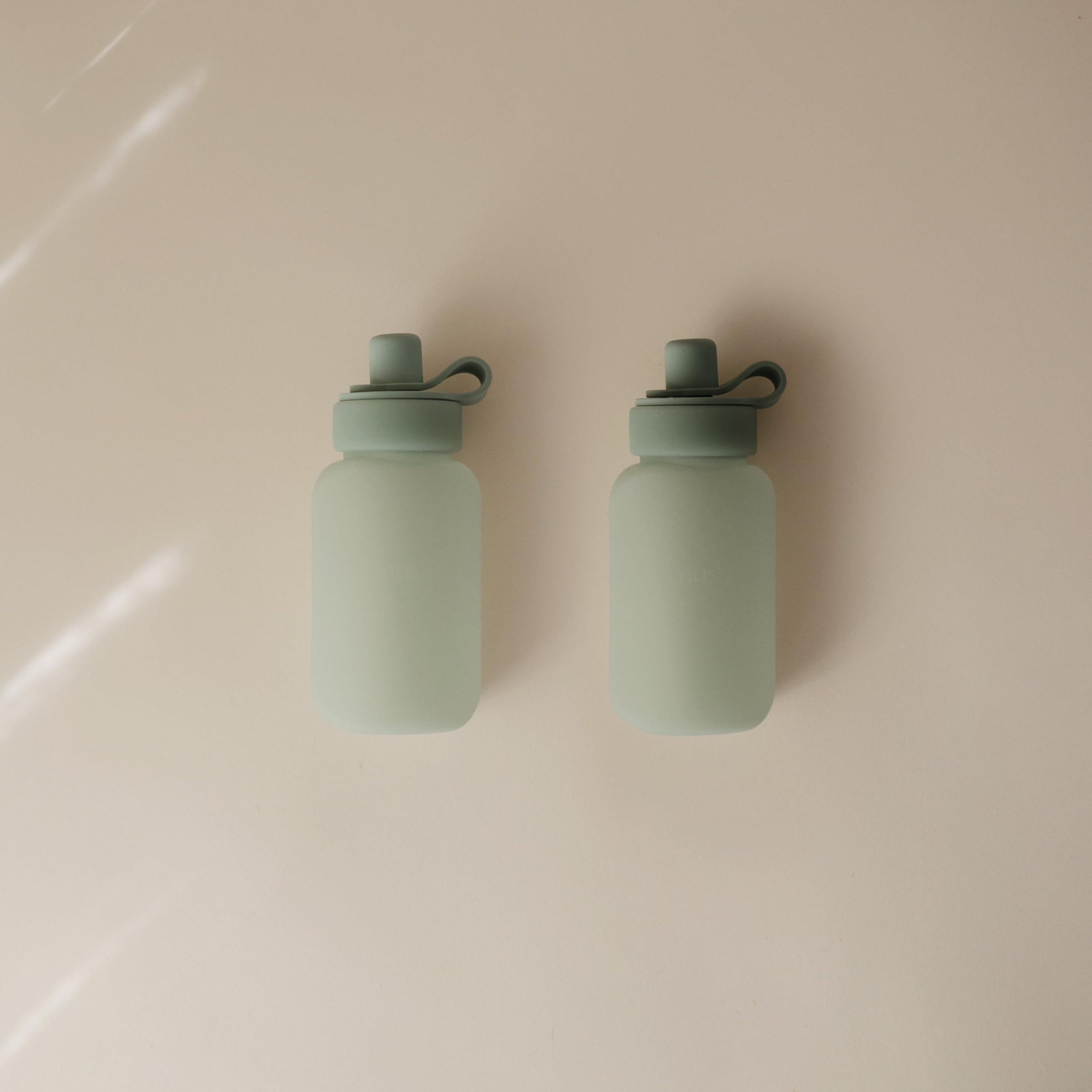 mushie silicone puree pouch mouth opening Cambridge Blue, easy-to-fill snack pouch for on-the-go feeding.
