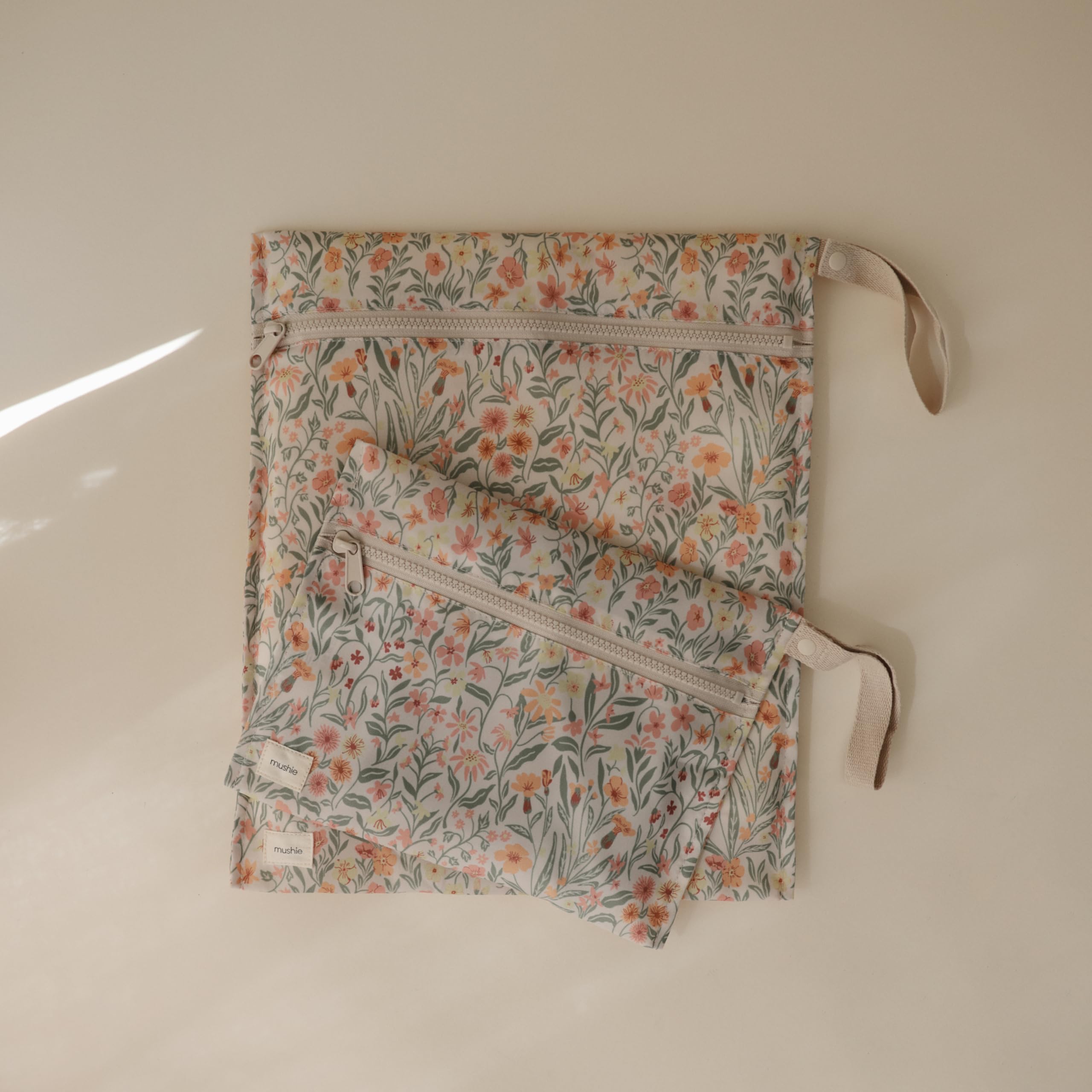 Mushie wet bags zipper closure shows secure storage
