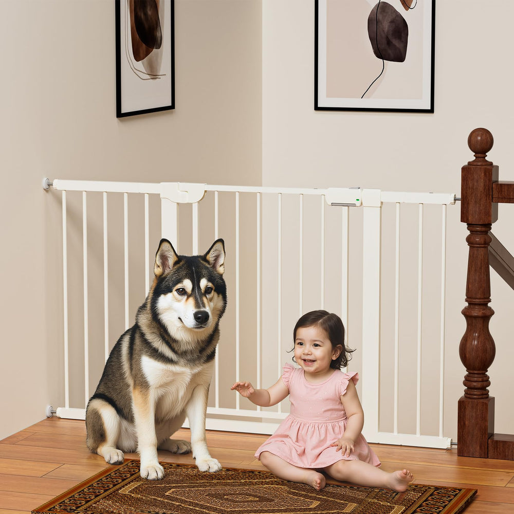 Mutak baby gate on stairs: adjustable width for easy passage with a baby.