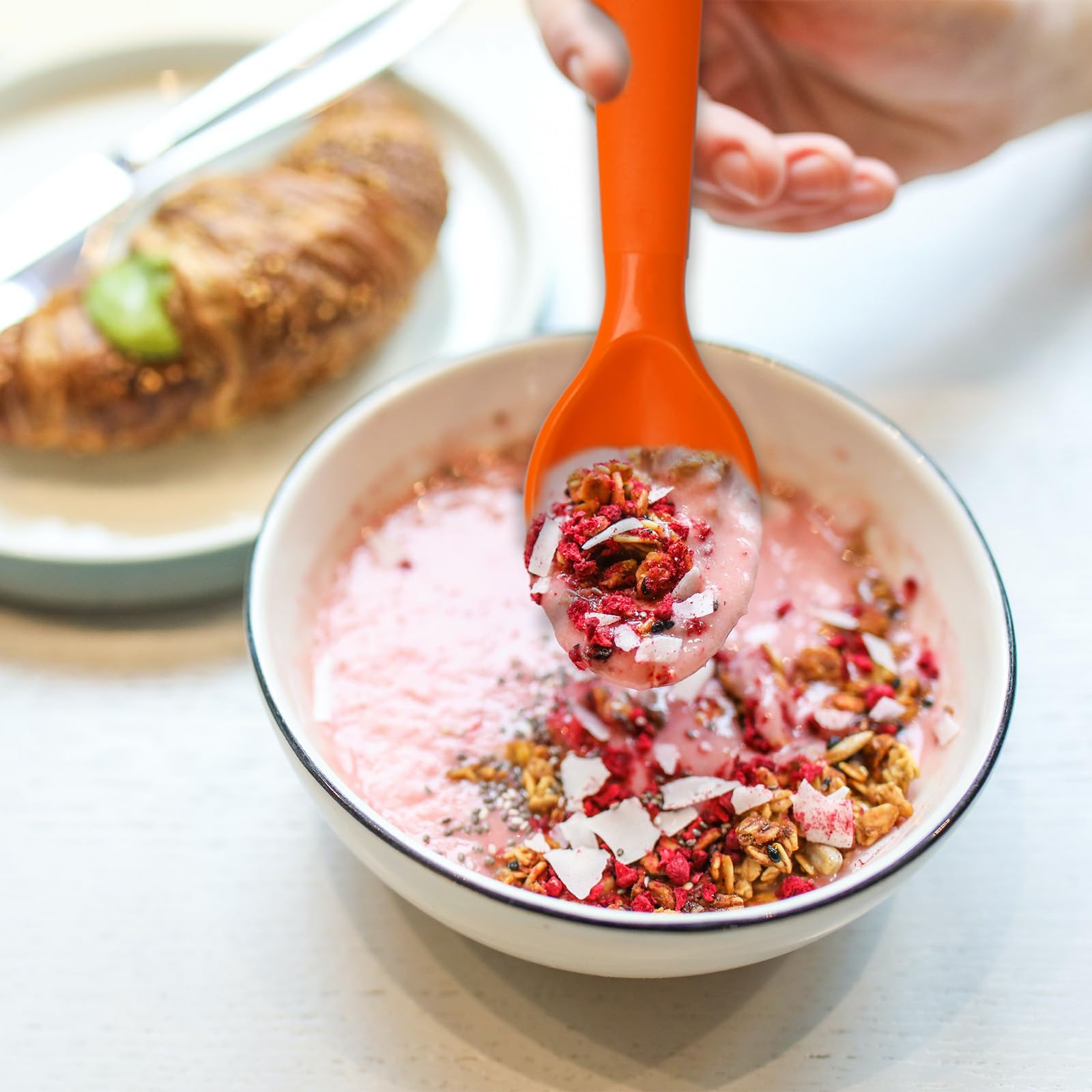 Muulaii microwave and dishwasher safe utensils simplify cleanup and reheating.