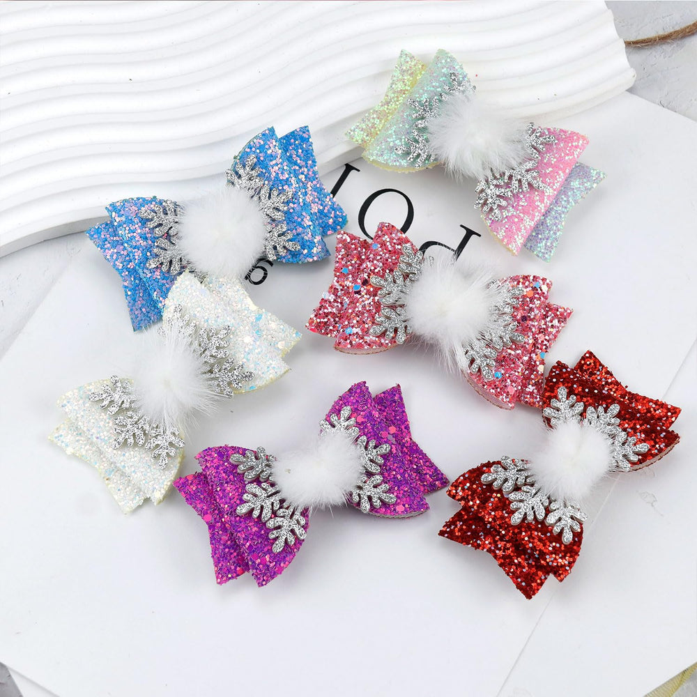 muumoo Winter Christmas bow clip closeup shows the four-layer 3D design.