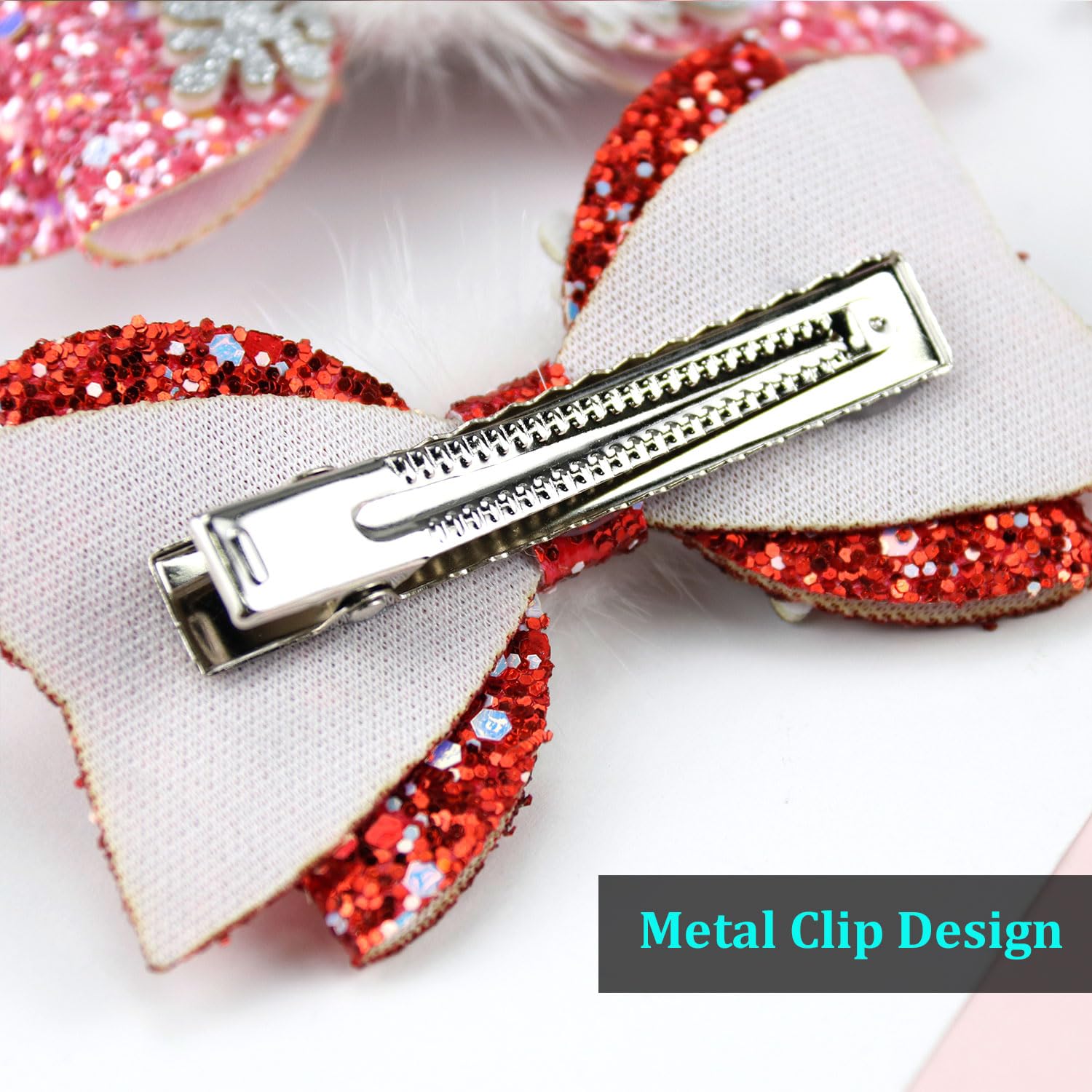 muumoo Winter Christmas bow rose red adds cozy vibe and sparkling details.