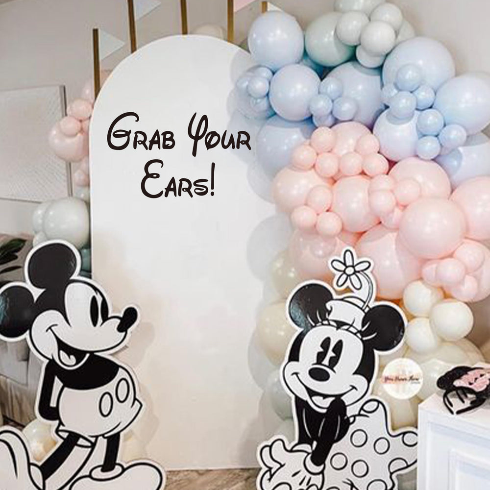 MUWEOL mouse-inspired design adds character to any wall.